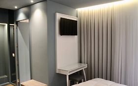 A Rendilheira Charm Suites